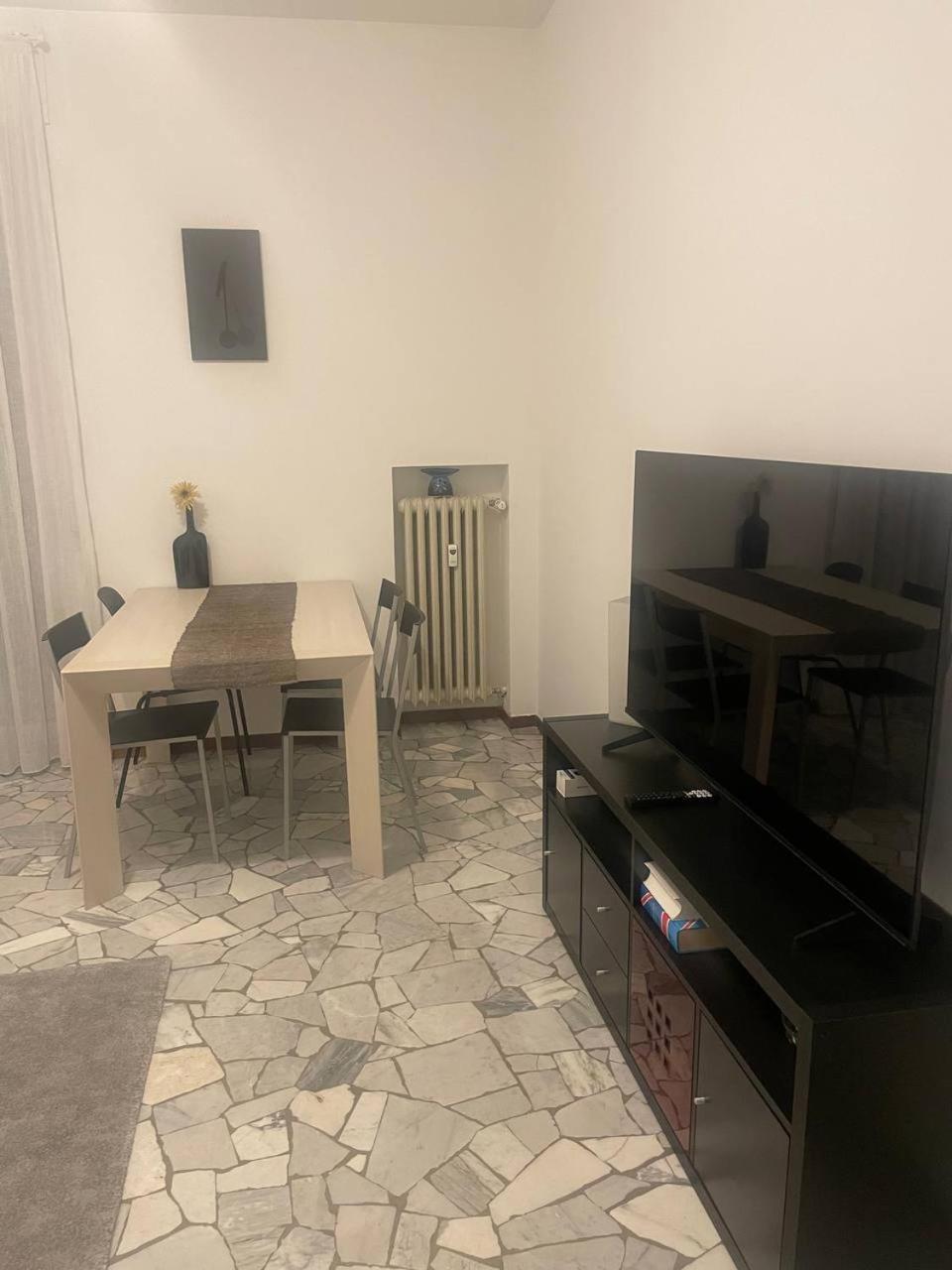Hotel Confortevole Con Costosa Ristrutturazione In Viale Massenzio Masia *