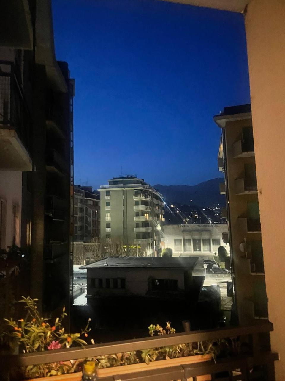 Hotel Confortevole Con Costosa Ristrutturazione In Viale Massenzio Masia Como