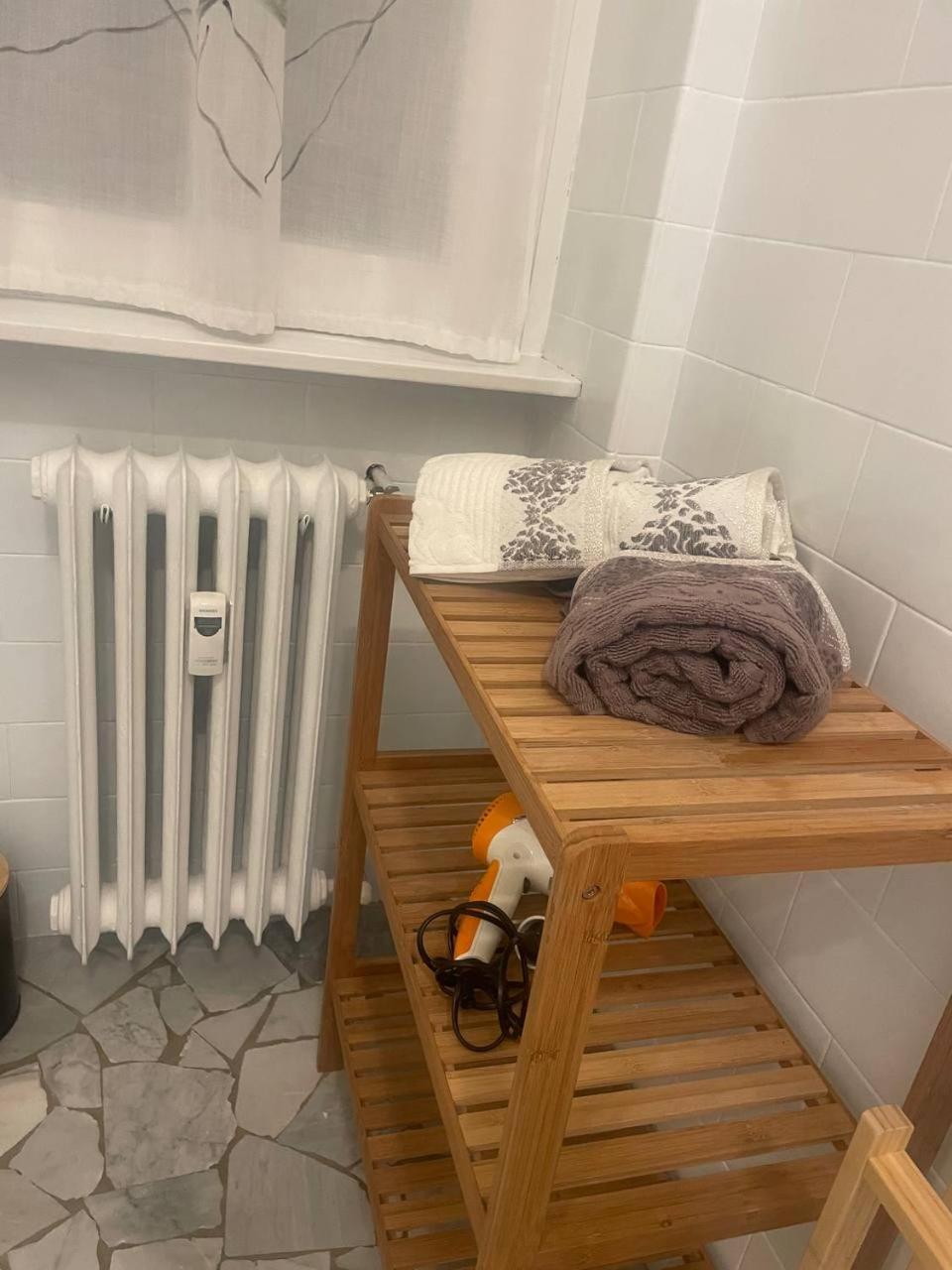 Hotel Confortevole Con Costosa Ristrutturazione In Viale Massenzio Masia Como